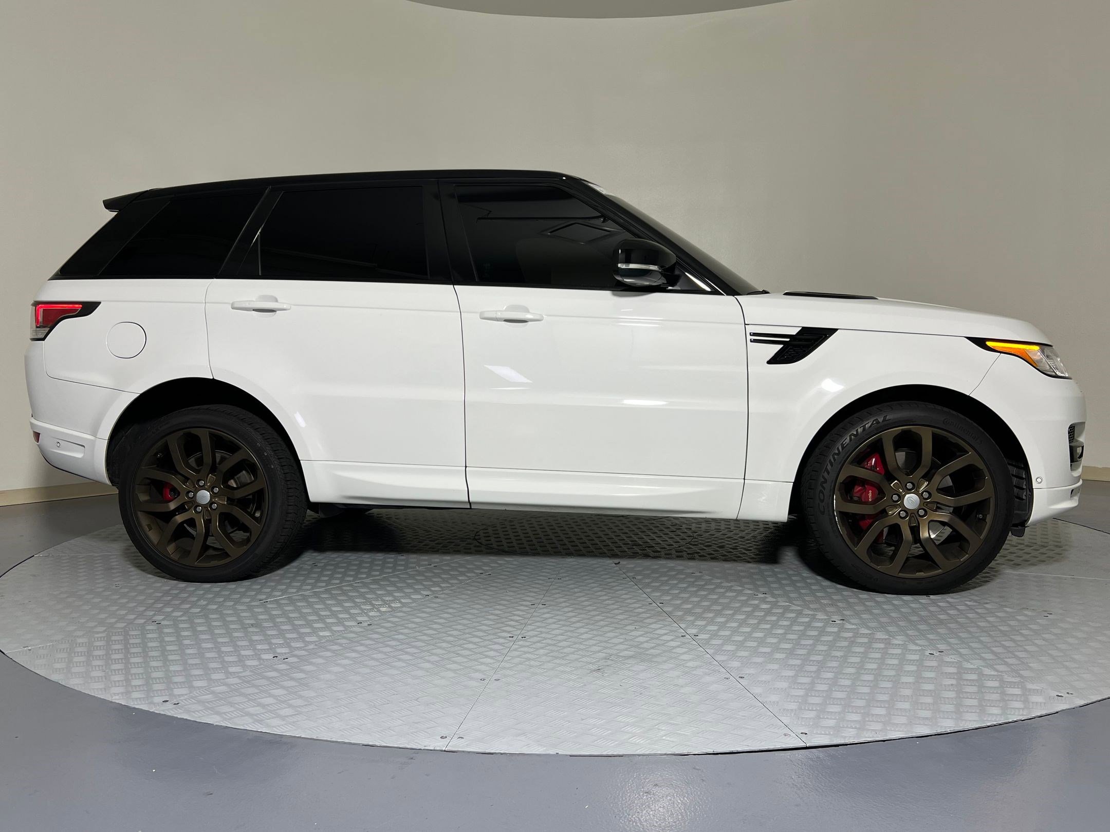 Used 2017 Land Rover Range Rover Sport HSE Dynamic image 8