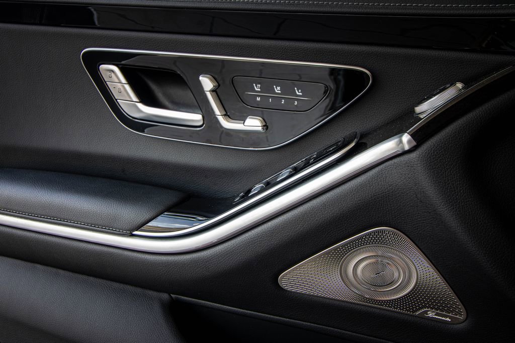 Used 2023 Mercedes-Benz S 500 4MATIC image 25