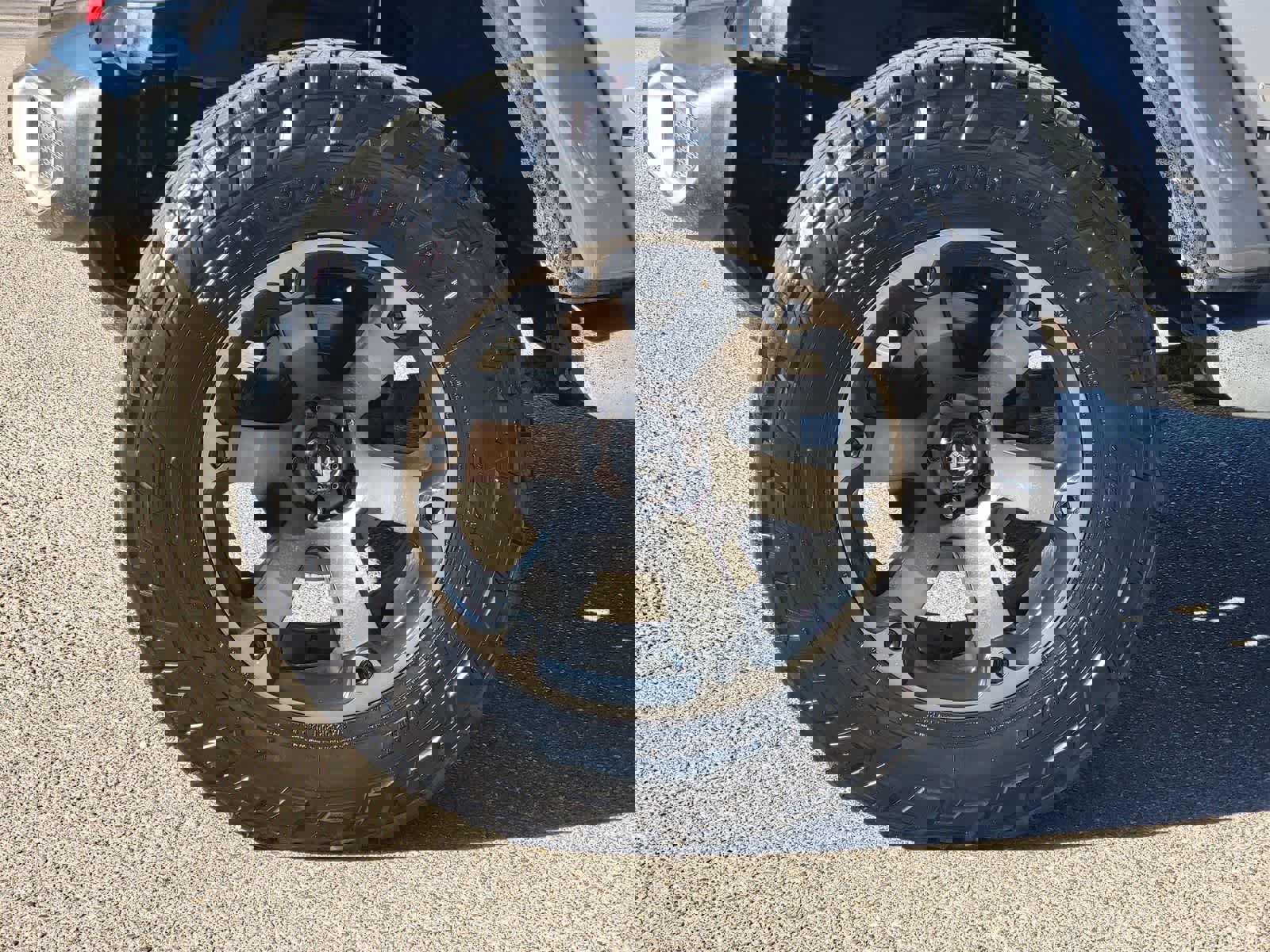 Used 2020 Jeep Gladiator Overland image 11