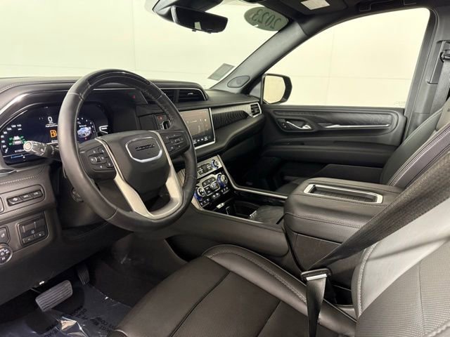 Used 2023 GMC Yukon Denali w/ Denali Reserve Package image 13