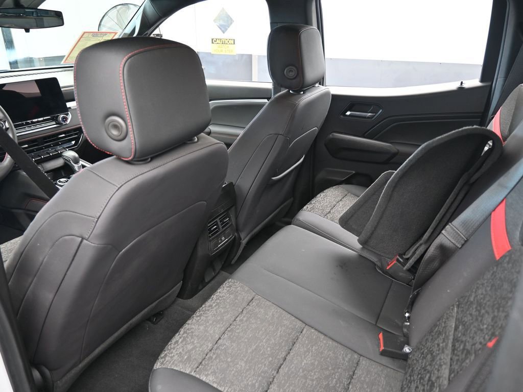 Used 2023 Chevrolet Colorado Z71 image 34