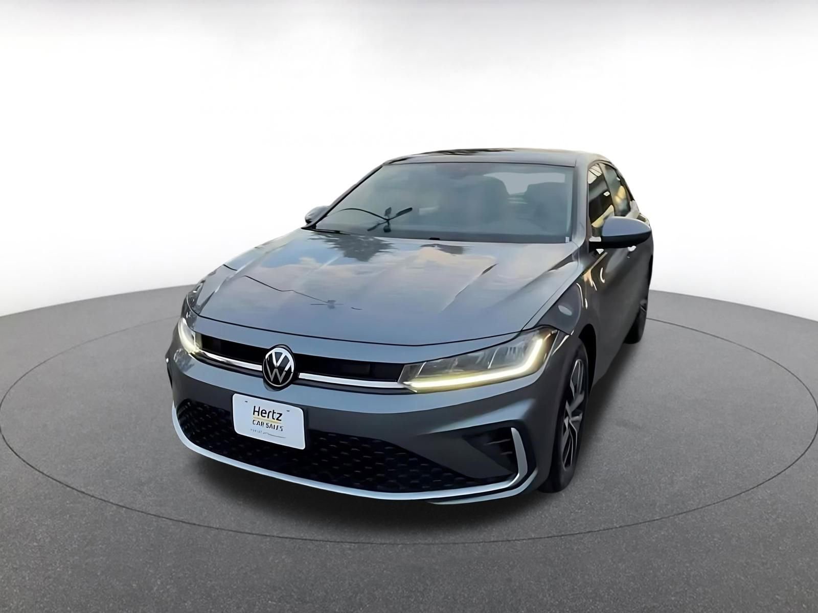 Used 2025 Volkswagen Jetta SE image 9