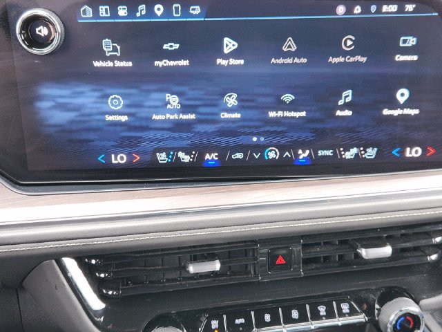 Used 2025 Chevrolet Suburban Premier AWD/4WD image 18