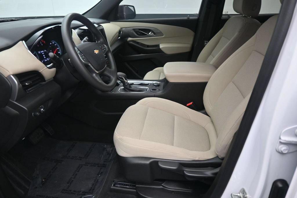 Used 2023 Chevrolet Traverse LS FWD image 15