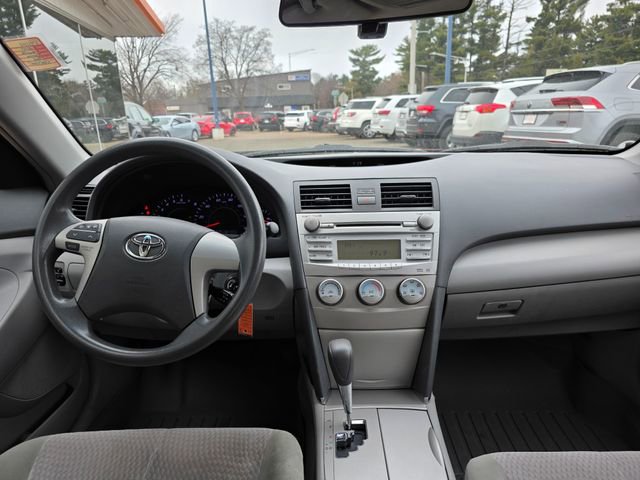 Used 2010 Toyota Camry LE image 15