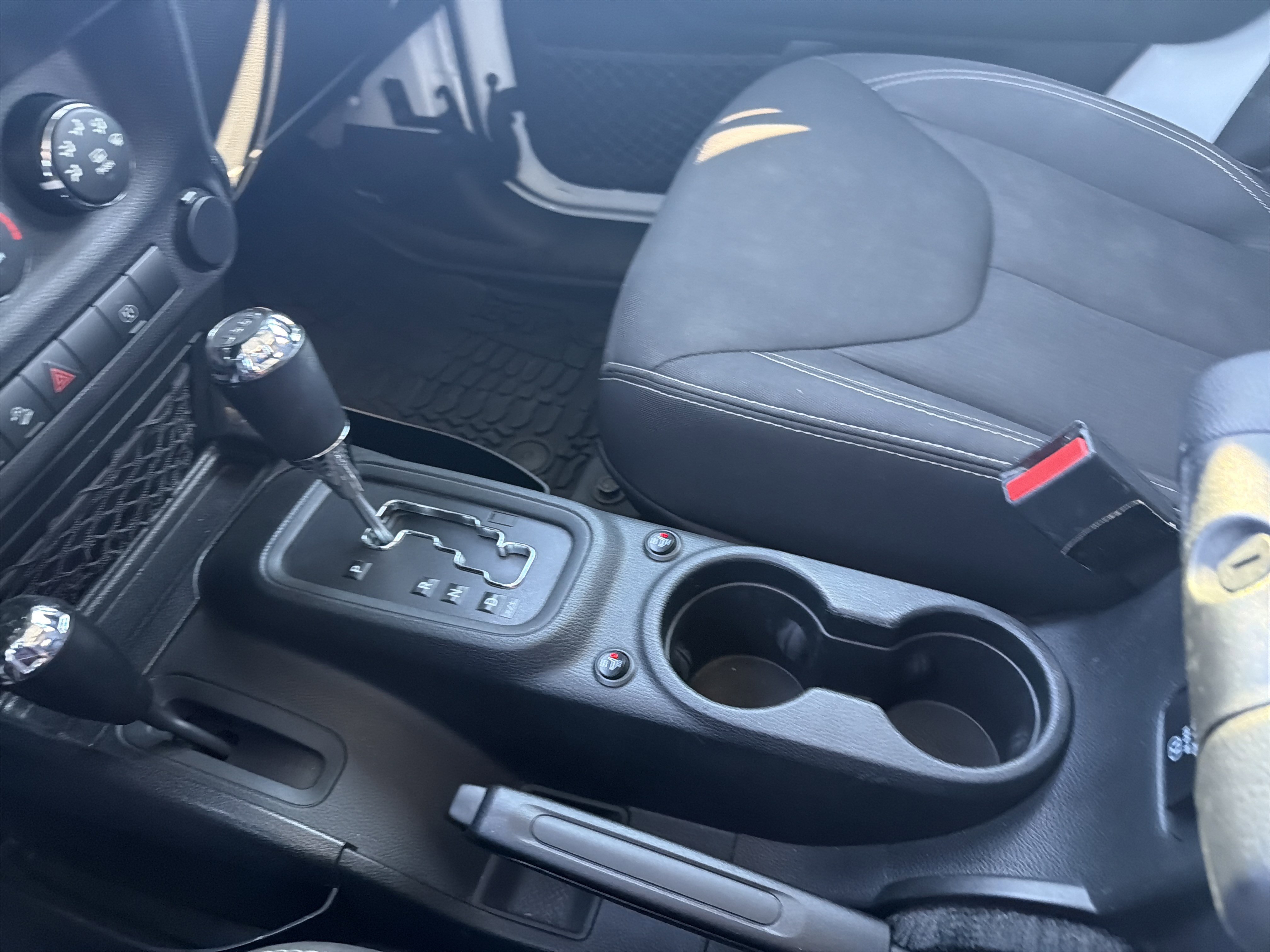 Certified 2018 Jeep Wrangler Unlimited Sahara w/ Connectivity Group image 21