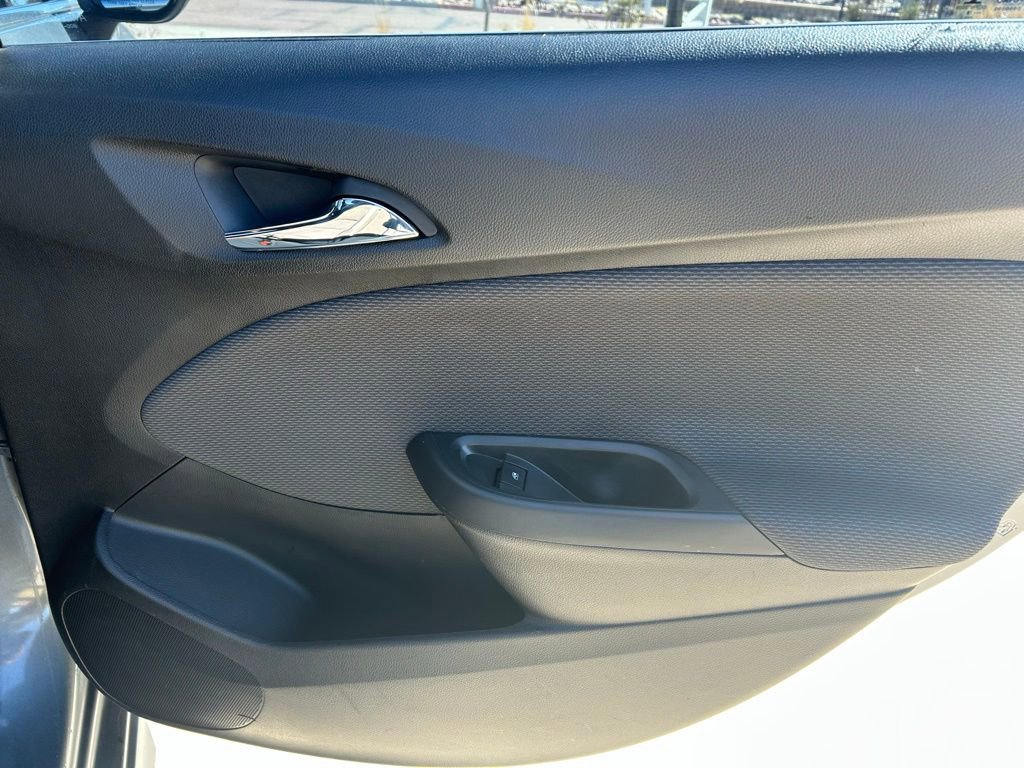 Used 2018 Chevrolet Cruze LT w/ Convenience Package image 28