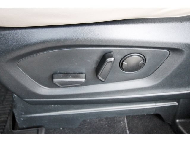Used 2024 Ford Explorer XLT w/ Equipment Group 202A RWD image 28