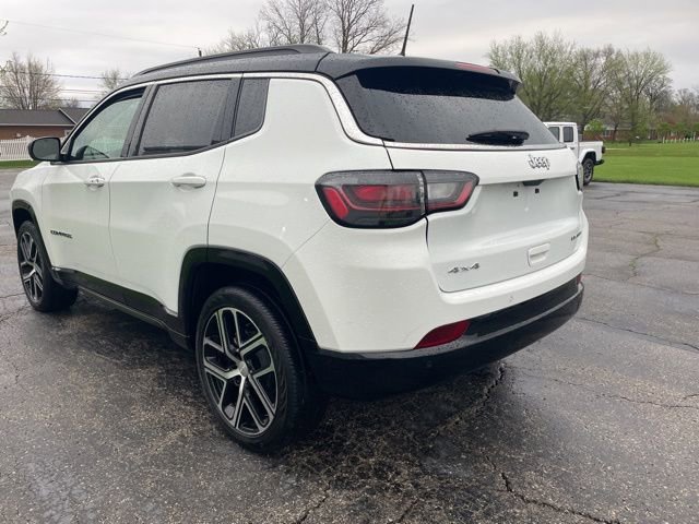 Used 2024 Jeep Compass Limited w/ Elite Group image 2