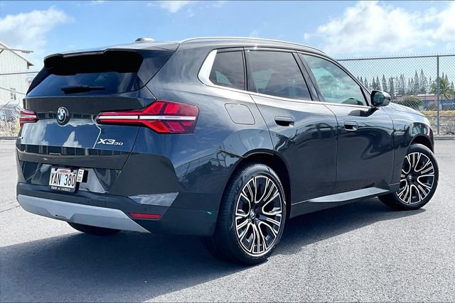 Used 2025 BMW X3 xDrive30i w/ Premium Package image 2