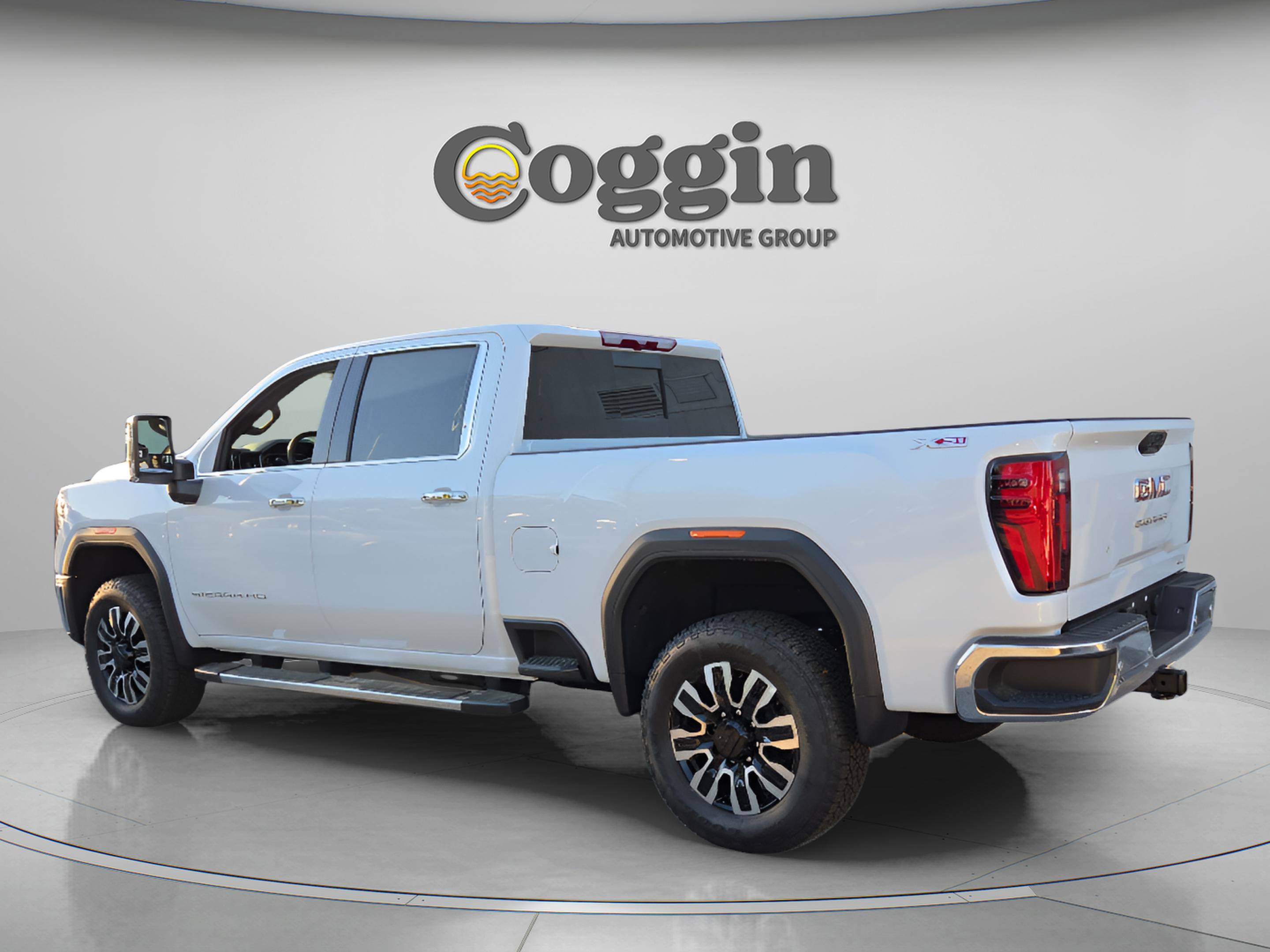 New 2026 GMC Sierra 3500 SLT w/ SLT Premium Package AWD/4WD image 5