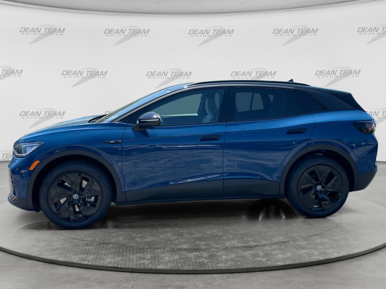 New 2026 Volkswagen ID.4 Pro S Plus AWD/4WD image 4