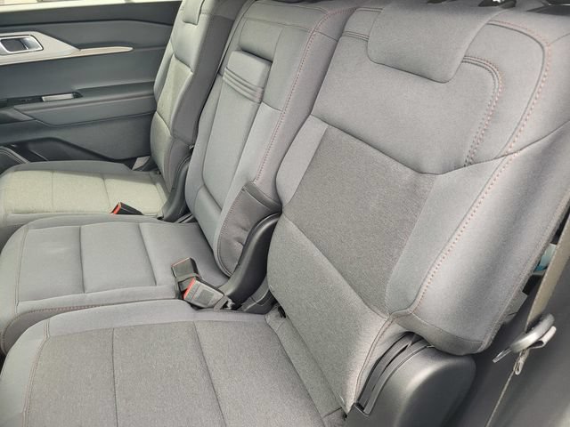 Used 2026 Ford Explorer Active RWD image 13