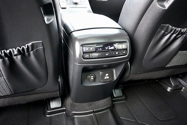 Certified 2025 Hyundai Palisade Calligraphy AWD/4WD image 31