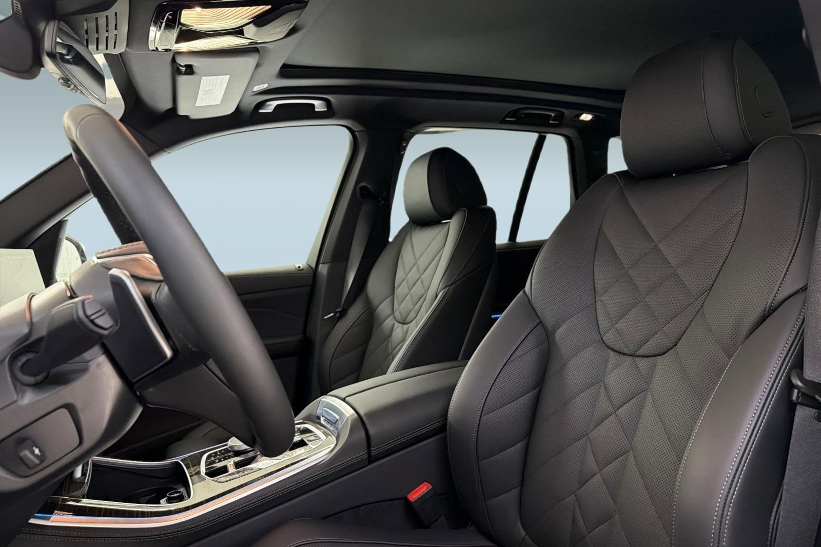 New 2026 BMW X5 xDrive50e w/ Parking Assistance Package AWD/4WD image 5