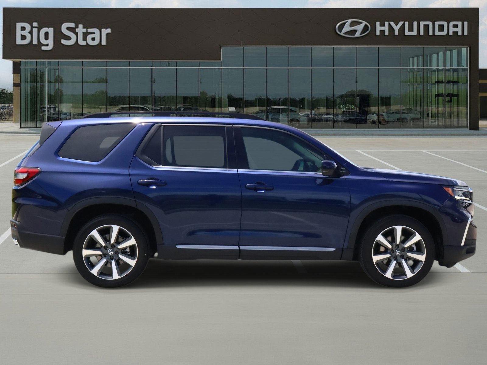 Used 2025 Honda Pilot Elite image 5