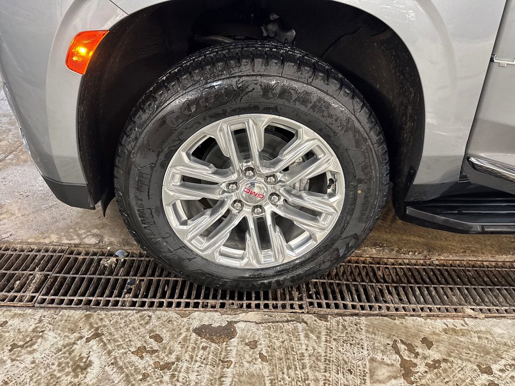 Certified 2023 GMC Yukon SLT AWD/4WD image 11