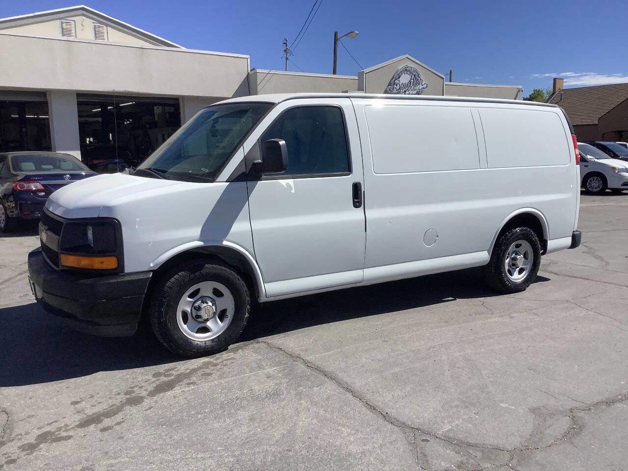 Used 2003 Chevrolet Express 1500 image 1