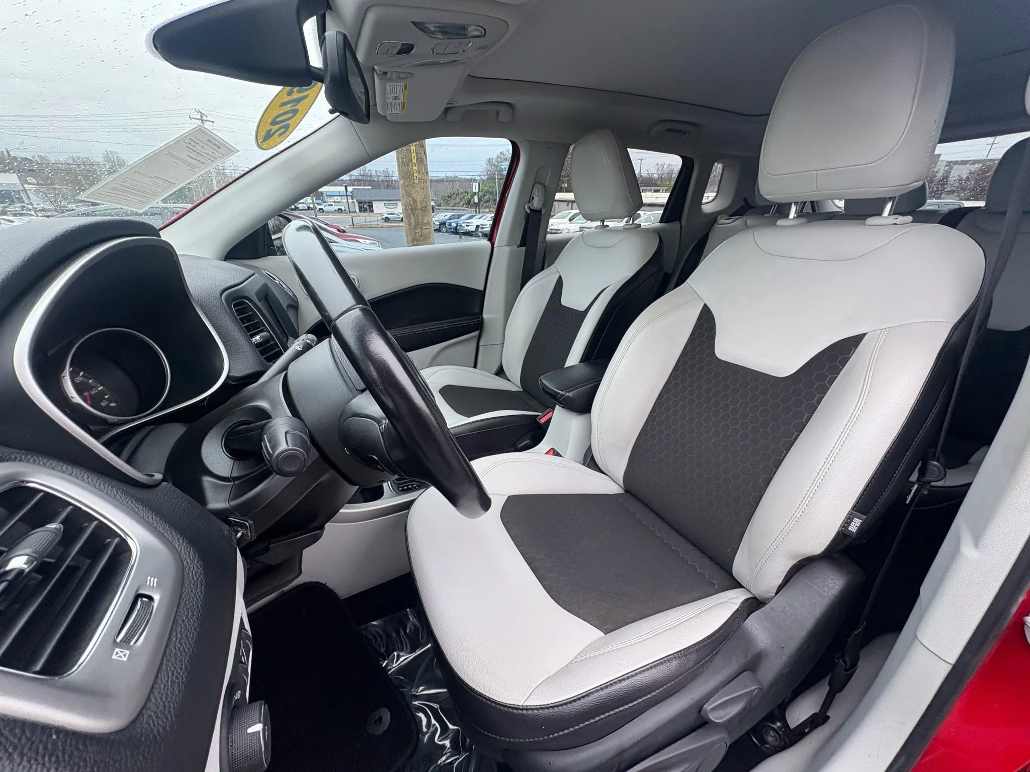 Used 2019 Jeep Compass Latitude image 16