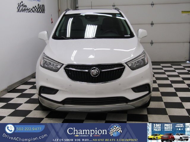 Used 2021 Buick Encore Preferred w/ Safety Package II AWD/4WD image 2