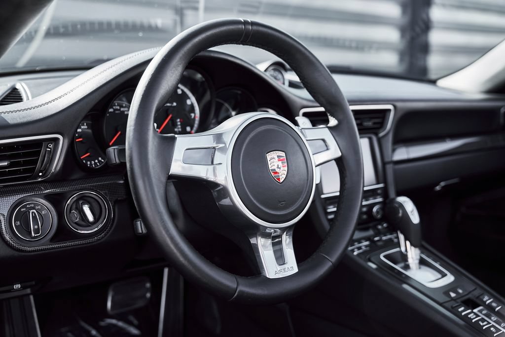 Used 2014 Porsche 911 Turbo S AWD/4WD image 37