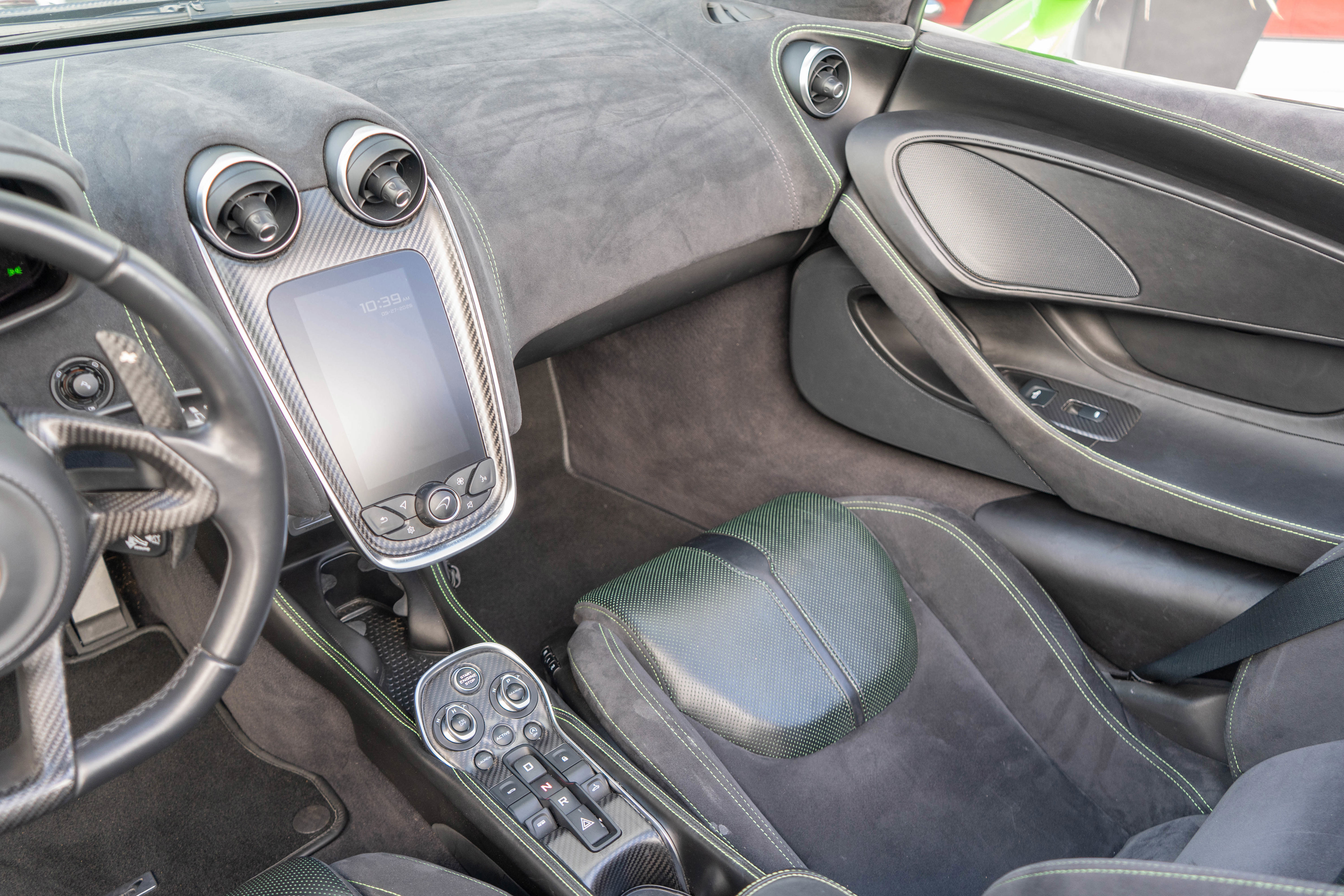Used 2018 McLaren 570S Spider RWD image 17