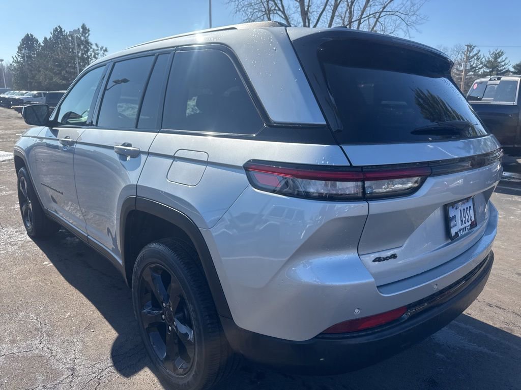 Used 2024 Jeep Grand Cherokee Altitude image 58