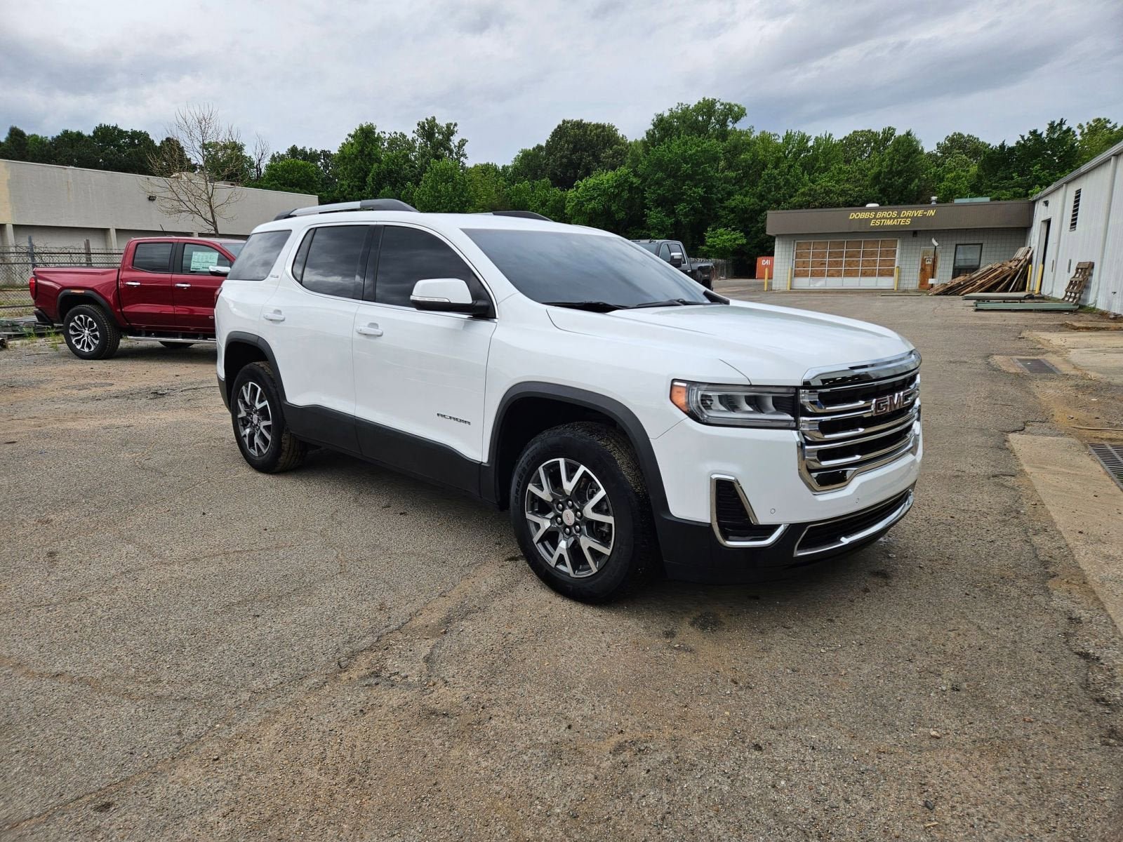Used 2021 GMC Acadia SLE w/ Driver Convenience Package FWD image 8