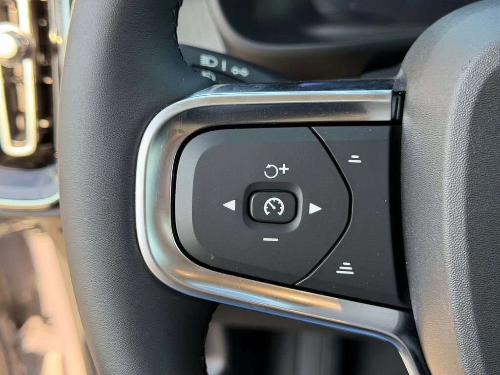 New 2026 Volvo XC40 B5 Plus w/ Climate Package AWD/4WD image 19