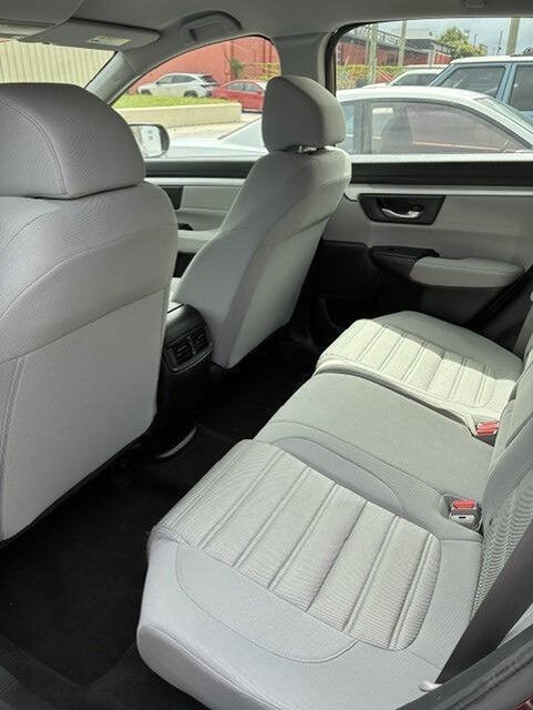 Used 2017 Honda CR-V LX image 7