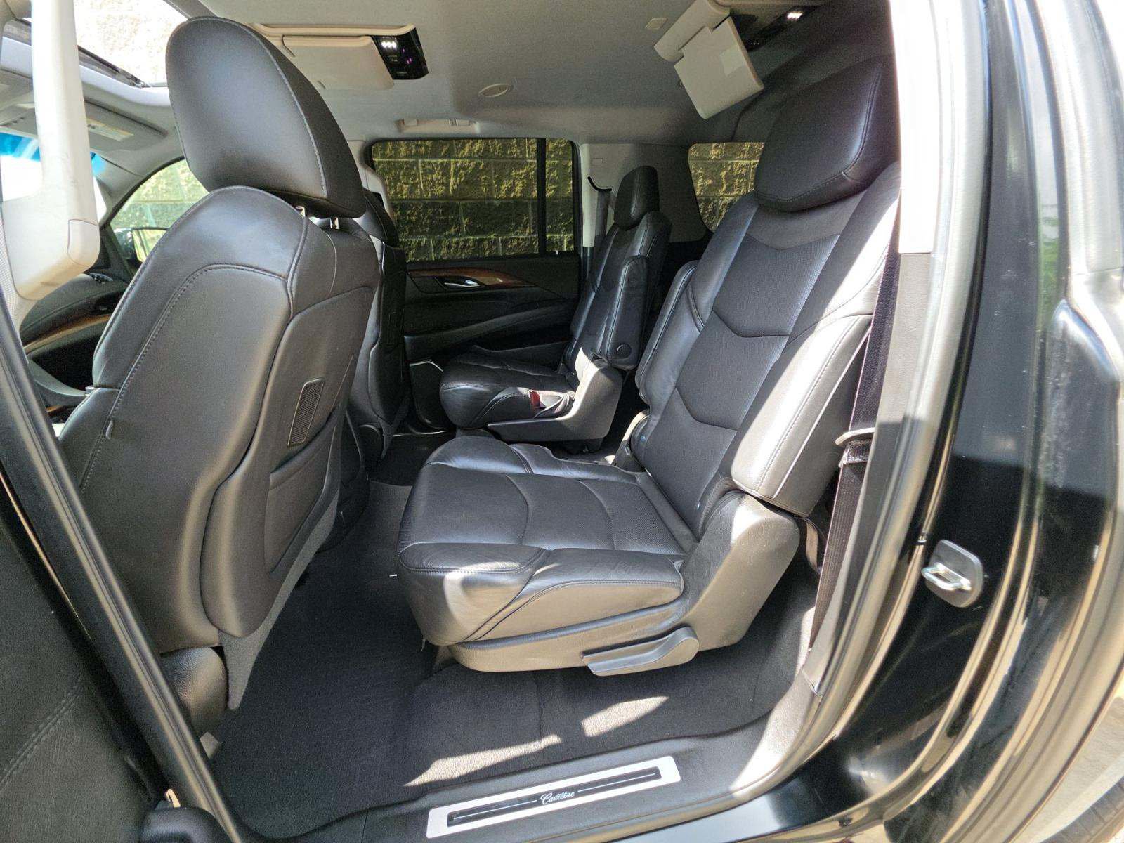 Used 2019 Cadillac Escalade ESV Premium Luxury AWD/4WD image 7