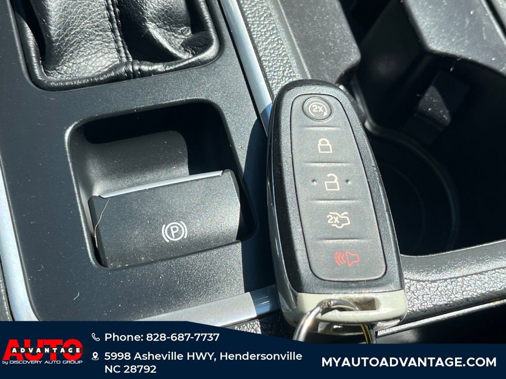 Used 2017 Ford Escape Titanium image 17