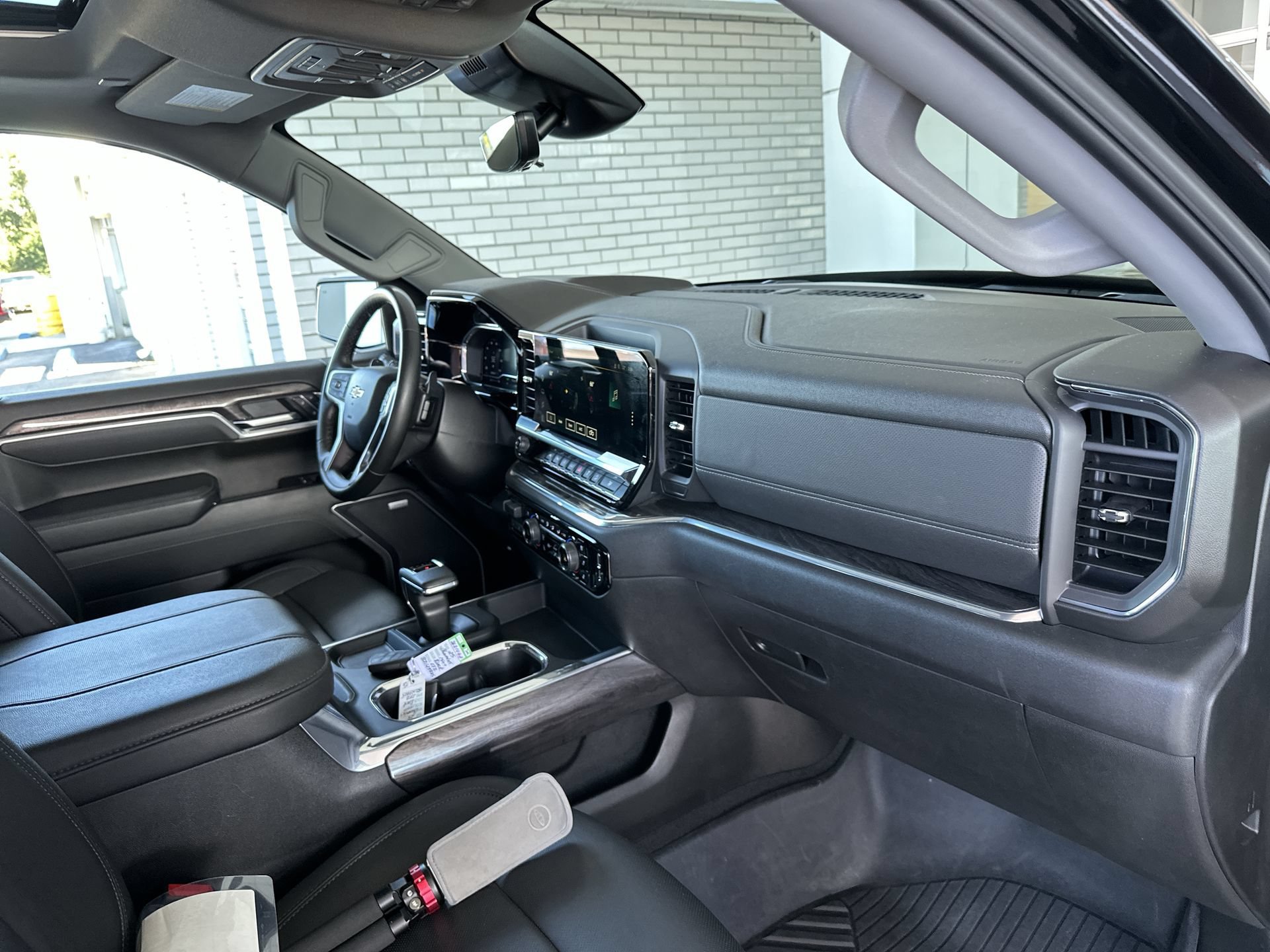 Certified 2025 Chevrolet Silverado 1500 LTZ AWD/4WD image 29