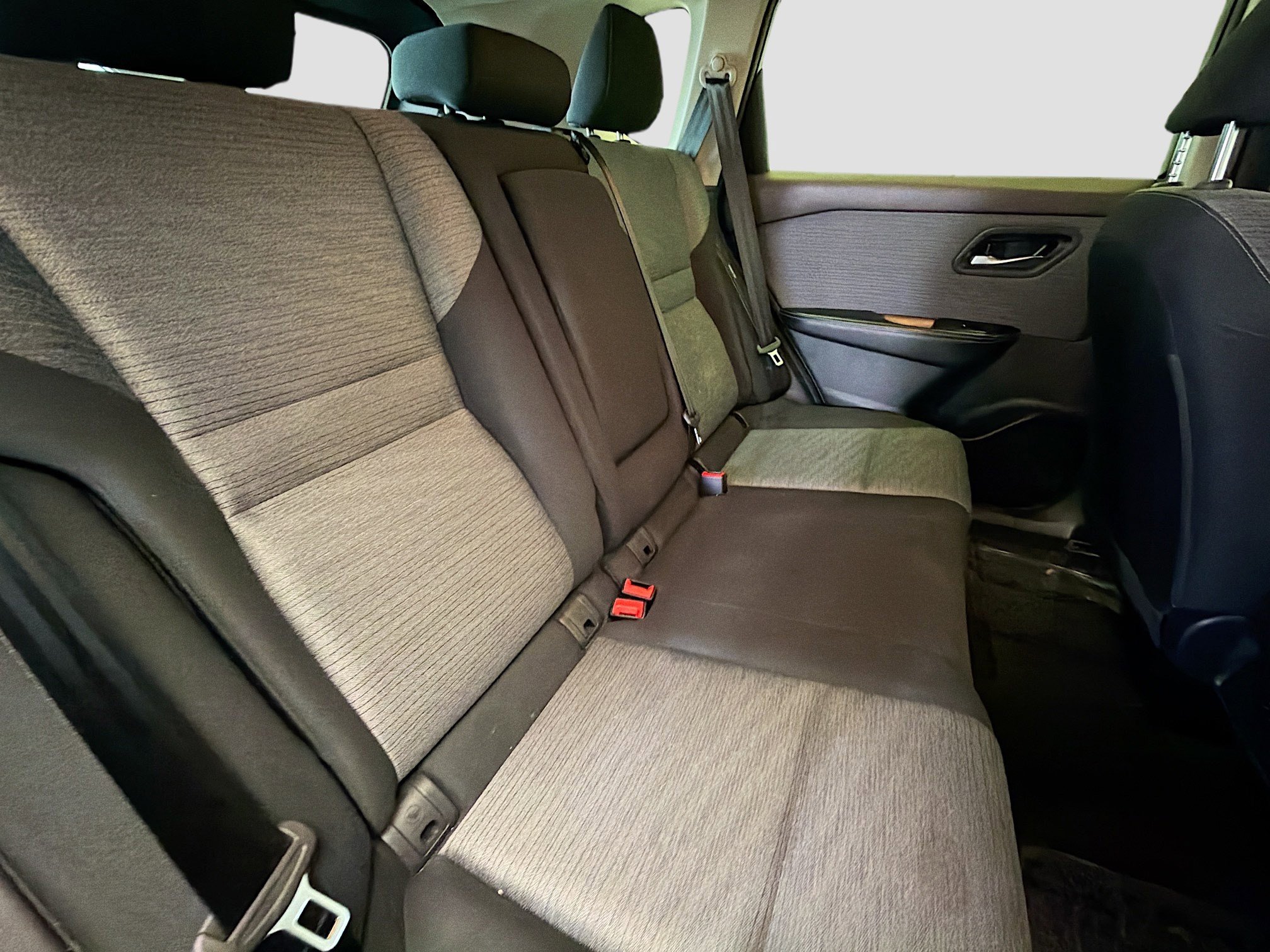 Used 2023 Nissan Rogue SV image 14