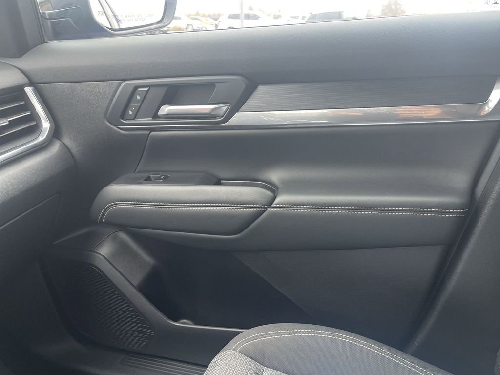 Used 2025 GMC Terrain Elevation image 30