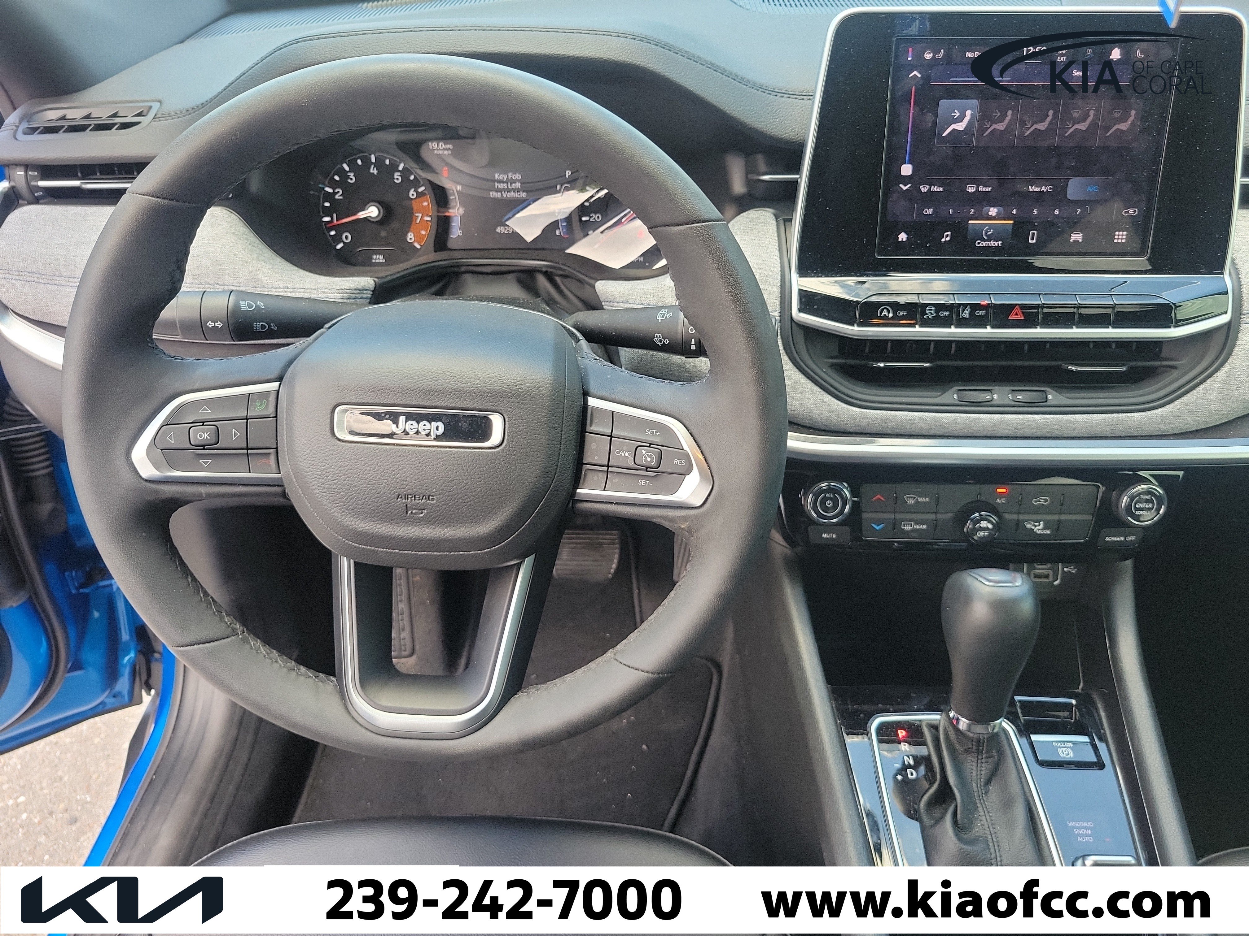Used 2025 Jeep Compass Latitude AWD/4WD image 24