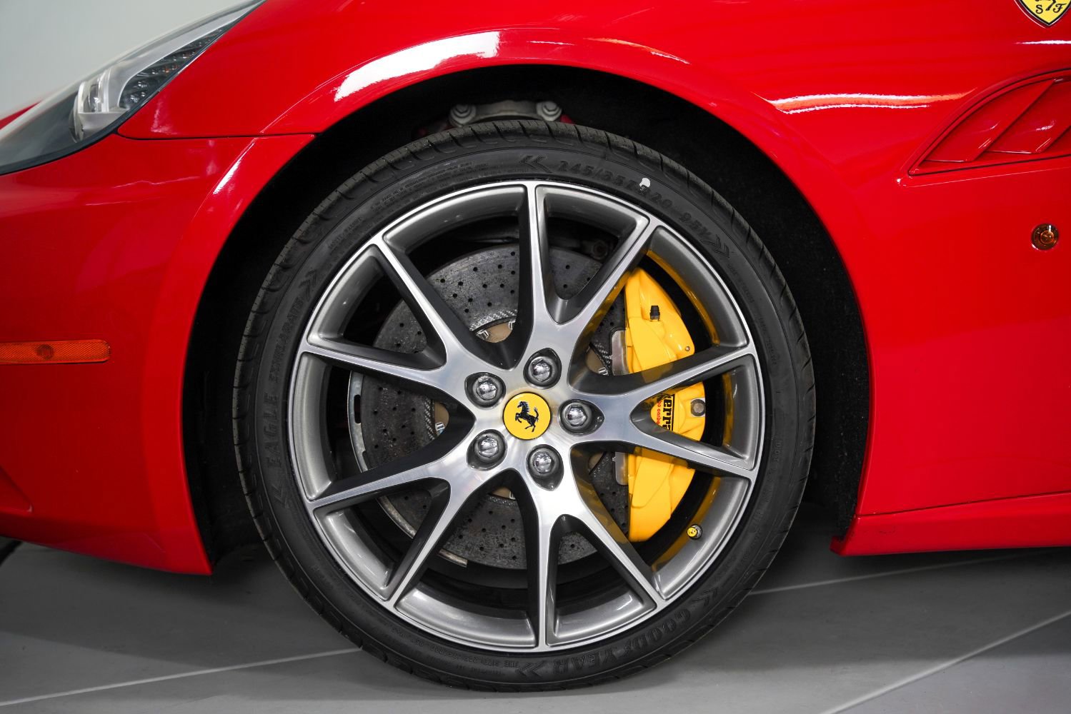 Used 2012 Ferrari California image 17