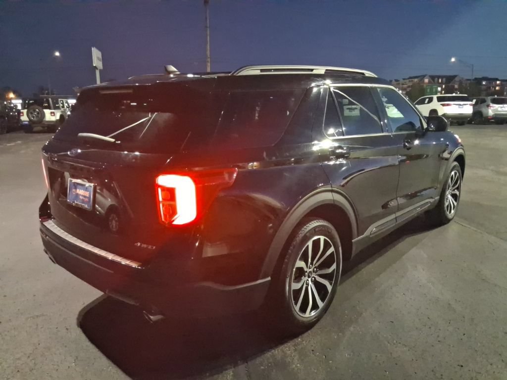 Used 2023 Ford Explorer ST-Line AWD/4WD image 5