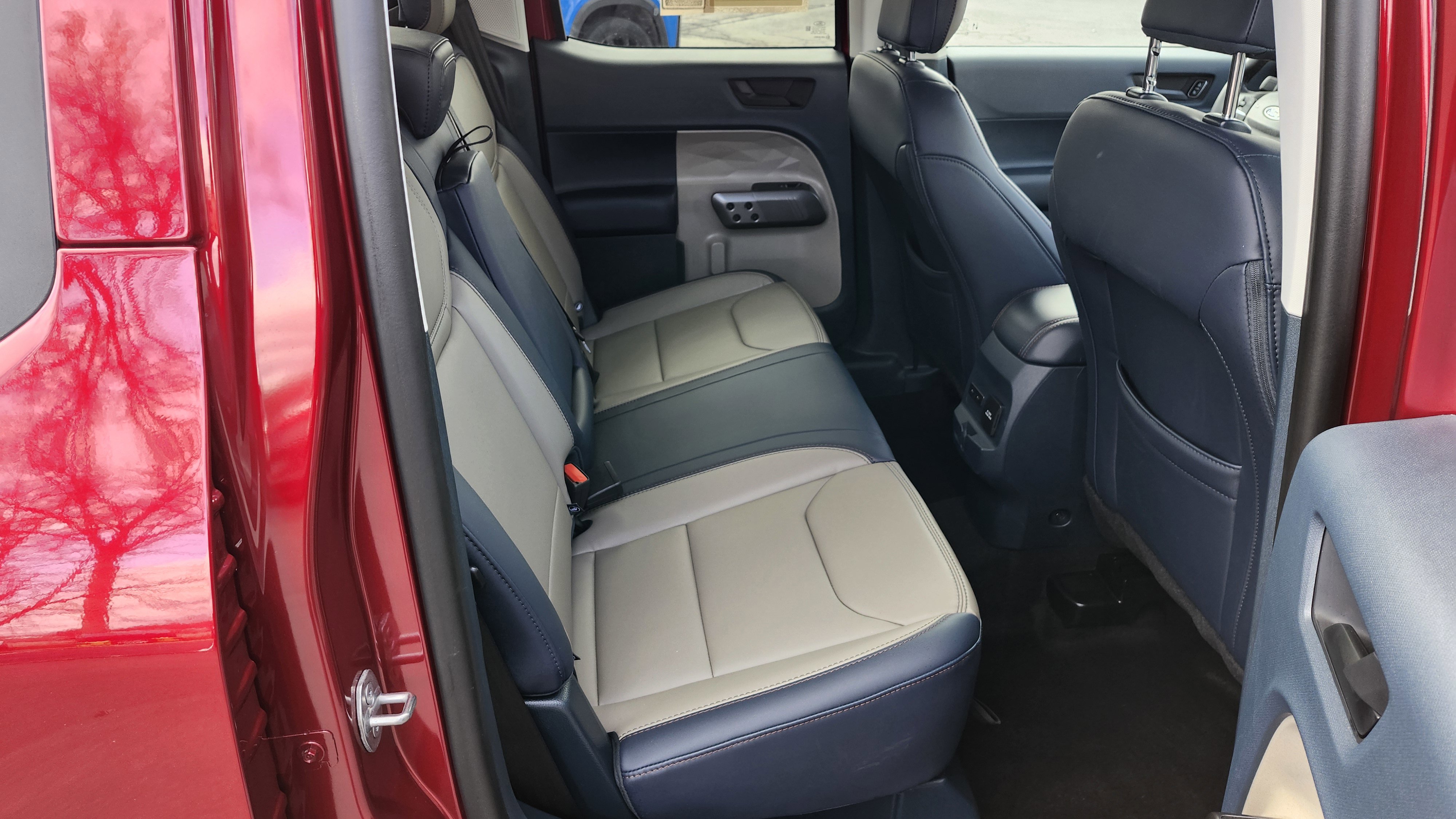 Used 2025 Ford Maverick Lariat w/ 4K Tow Package image 18