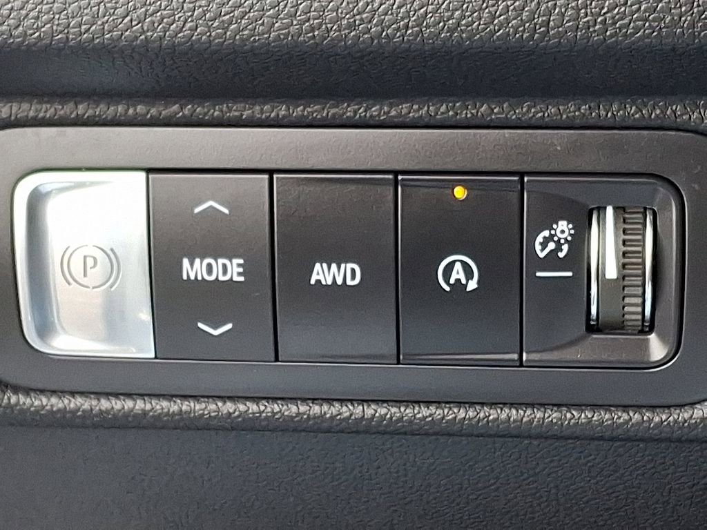 Used 2025 Chevrolet Traverse Z71 w/ Driver Confidence Package image 25