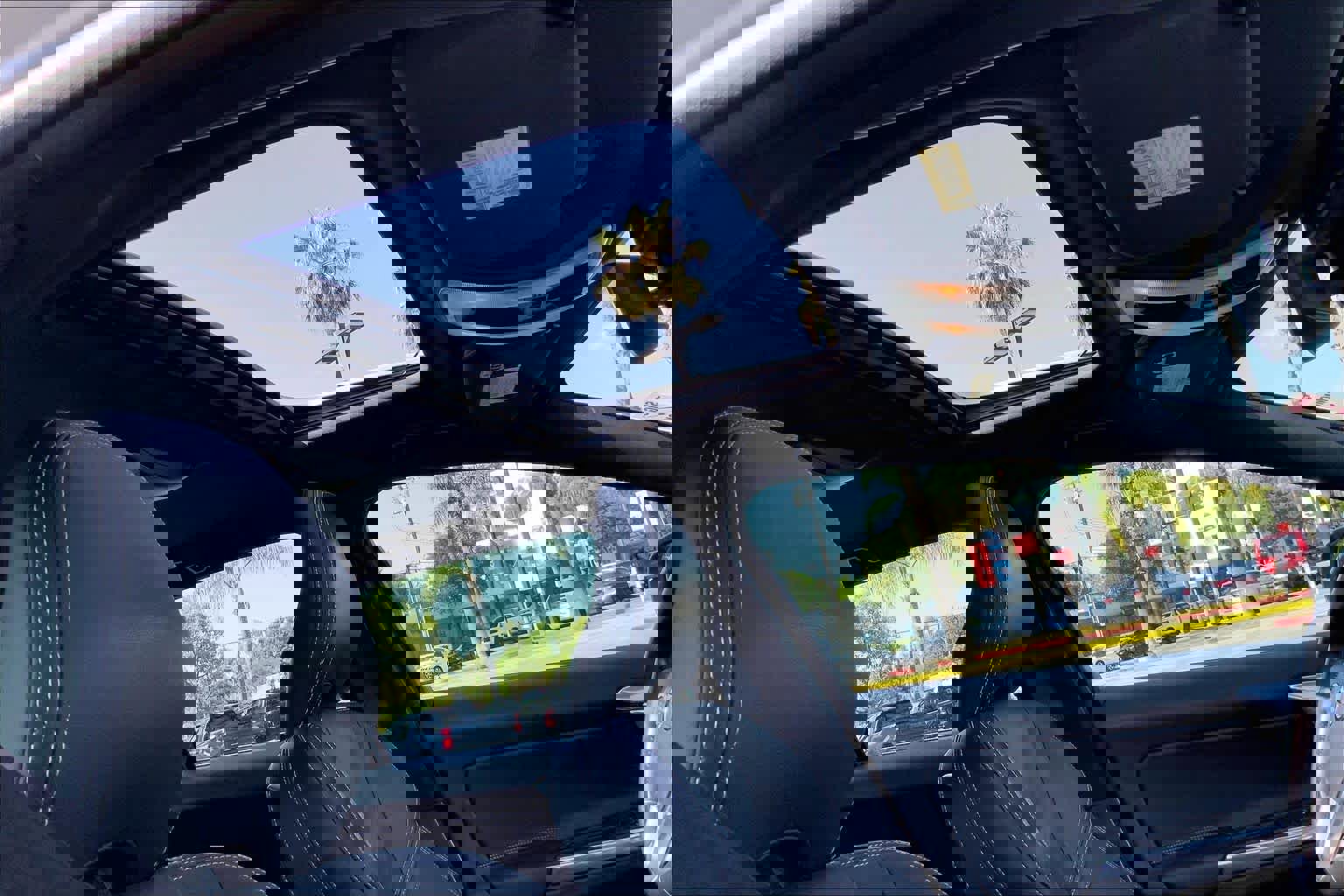 Used 2016 Volvo V60 T5 Premier w/ Convenience Package image 12