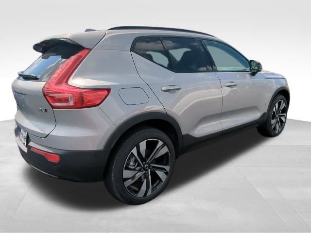 New 2025 Volvo XC40 B5 Ultra w/ Protection Package Premier AWD/4WD image 7