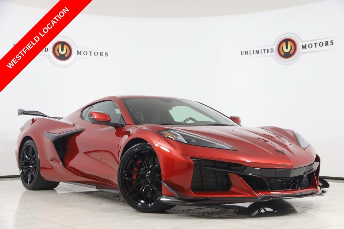 Used 2025 Chevrolet Corvette Z06 w/ Z07 Performance Package RWD image 1