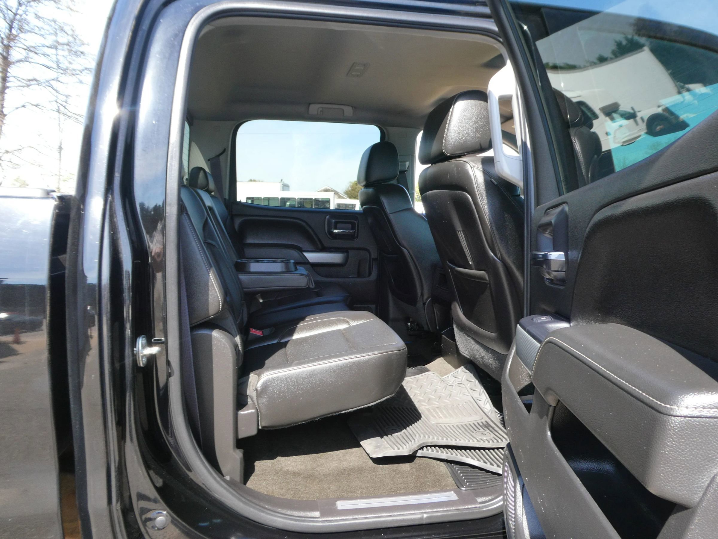 Used 2015 Chevrolet Silverado 2500 LTZ w/ LTZ Plus Package AWD/4WD image 26