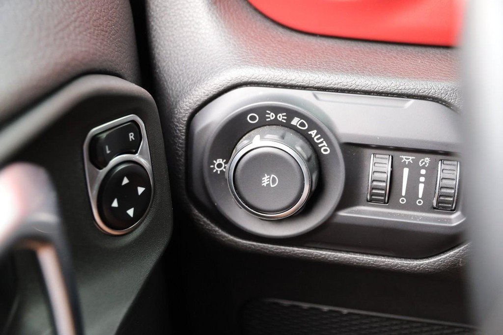 Used 2020 Jeep Wrangler Unlimited Rubicon AWD/4WD image 21