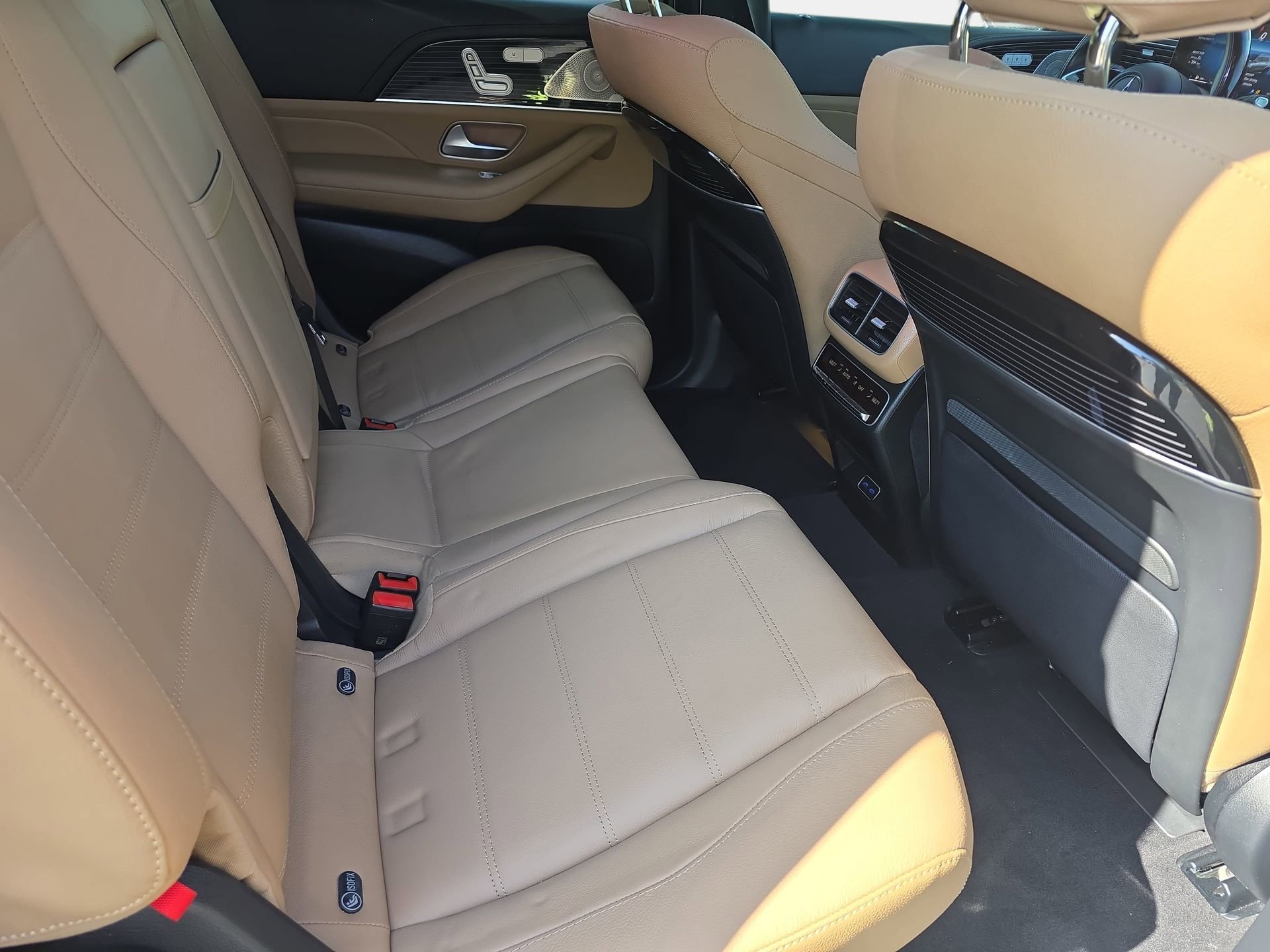 Used 2024 Mercedes-Benz GLS 580 4MATIC image 11