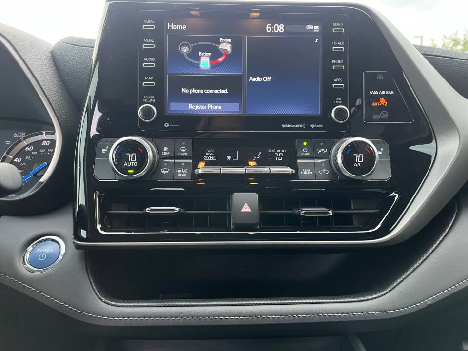 Used 2022 Toyota Highlander XLE AWD/4WD image 18