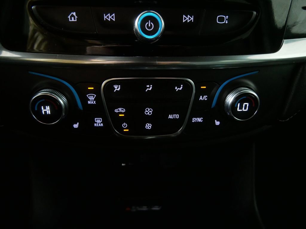 Used 2023 Chevrolet Traverse LT AWD/4WD image 31