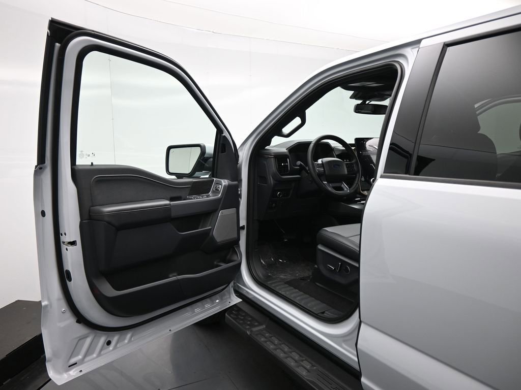 New 2025 Ford F150 Lightning Lariat image 8