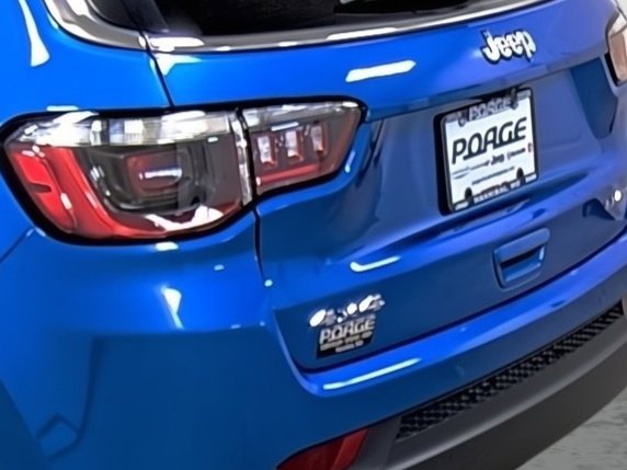 Used 2024 Jeep Compass Limited image 10